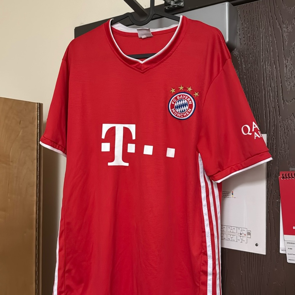 ADIDAS BAYERN MUNICH JERSEY SIZE LARGE
